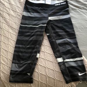 Nike Pro Cropped Leggings